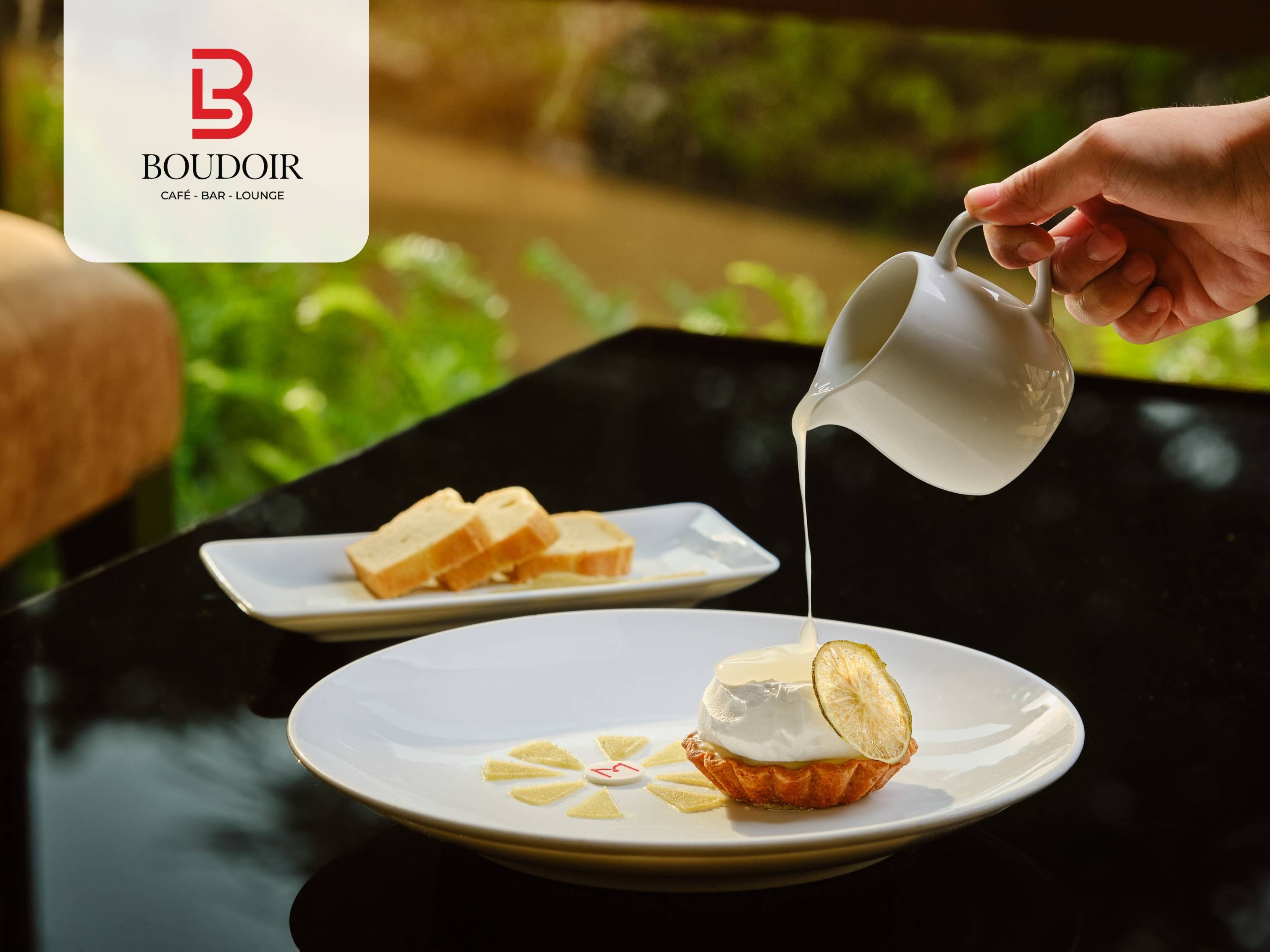 Boudoir Lounge - Sofitel Saigon Plaza